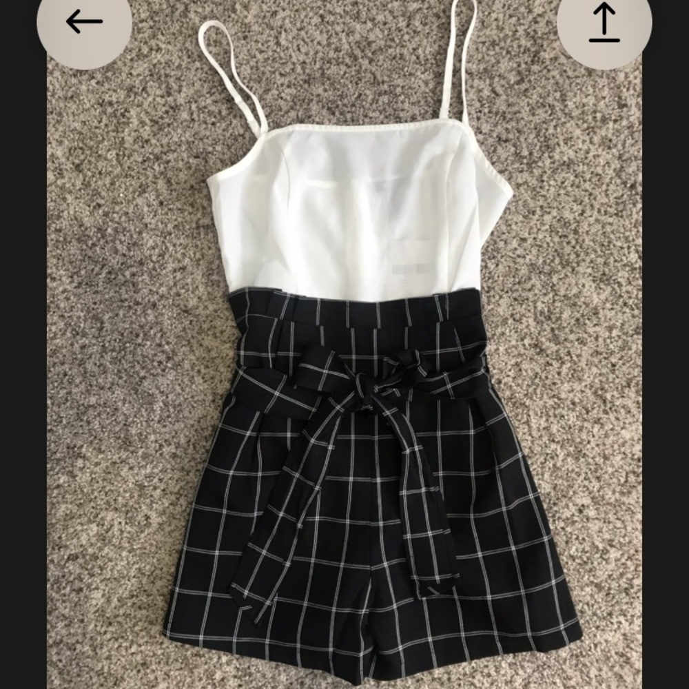 FOREVER 21 ROMPER SIZE SMALL NWT